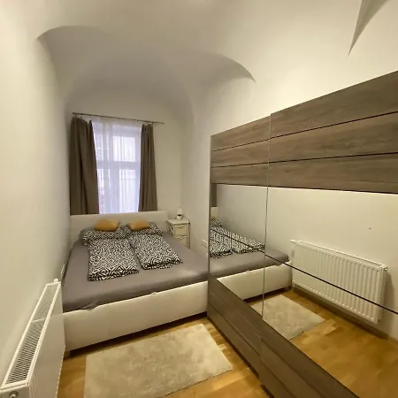 Becsikapu Apartman Apartment *